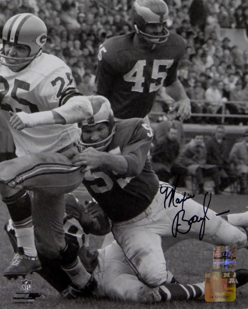 Maxie Baughan Autographed Eagles 8x10 B&W Photo- Jersey Source