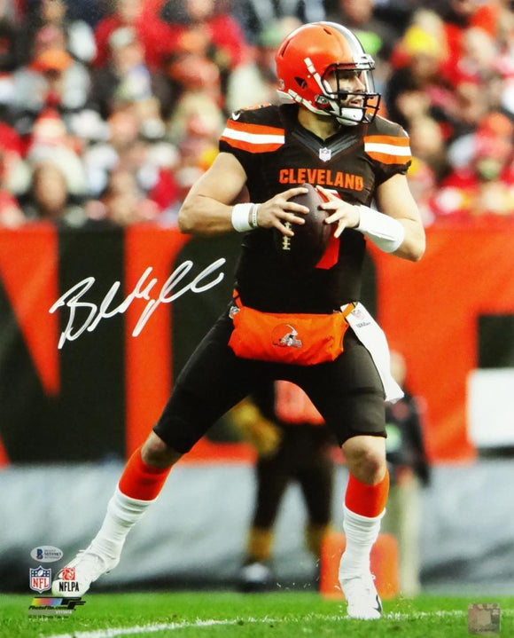 Baker Mayfield Signed Cleveland Browns 16x20 About To Pass PF Photo- Beckett *White Image 1