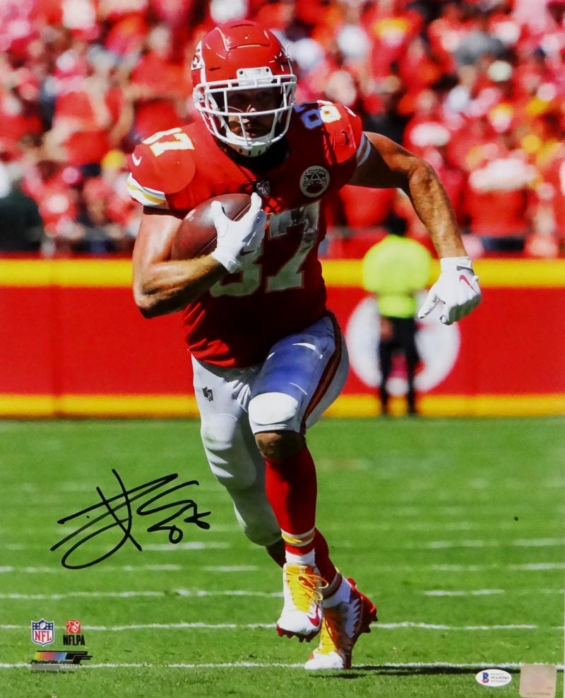 Travis Kelce Kansas City Chiefs Autographed 8'' x 10'' Red Jersey