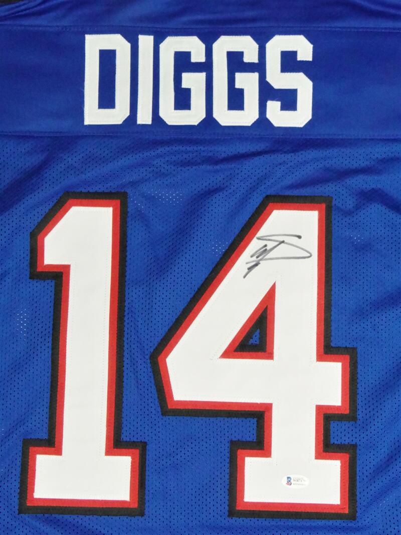 Stefon Diggs Autographed Red Pro Style Jersey - Beckett W *Black *4