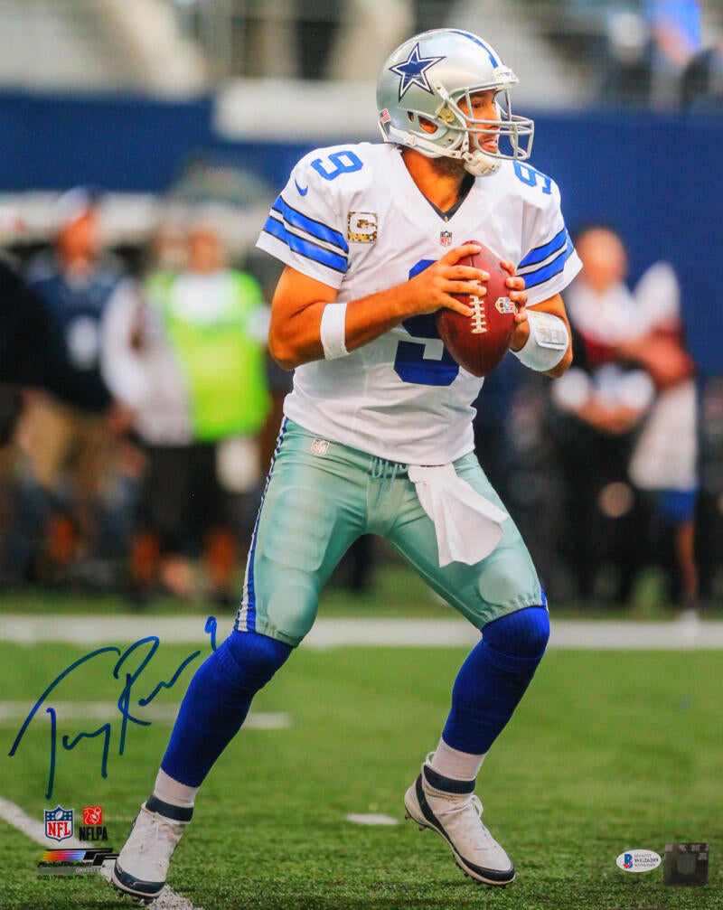 Tony Romo Autographed Dallas Cowboys 16x20 PF Photo BW Spotlight - Beckett  Witness *Black