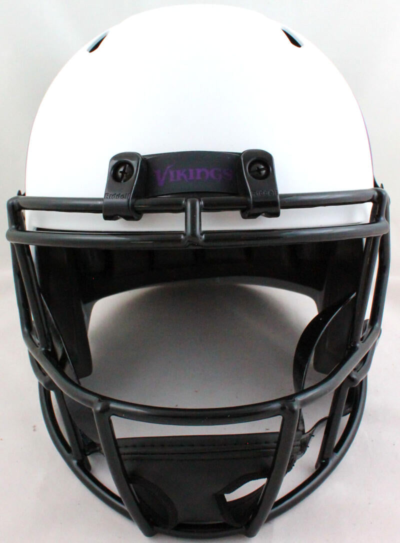 black vikings helmet