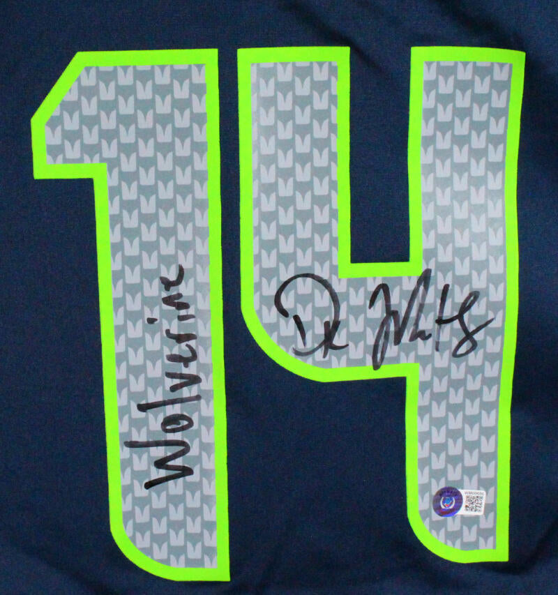 DK Metcalf Autographed SIGNED Jersey - Green - Beckett Authentic