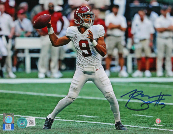 Bryce Young Autographed Alabama Crimson Tide 8x10 Passing-Beckett W Hologram *Blue