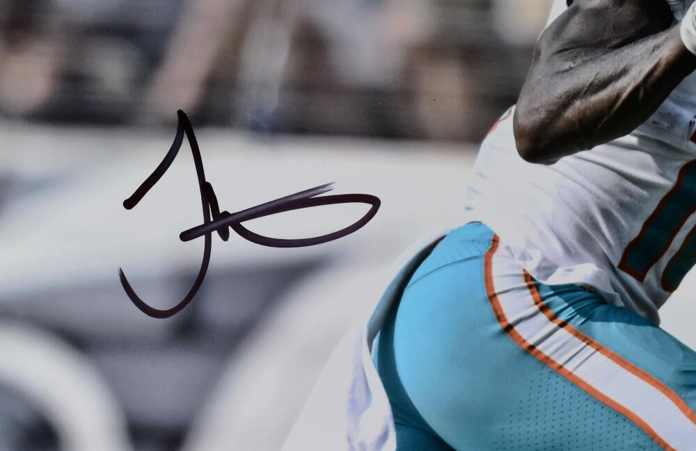 Tyreek Hill Miami Dolphins Autographed 8 x 10 Peace Sign