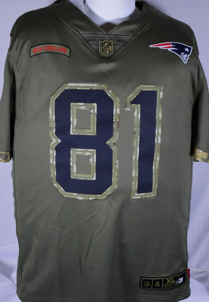 Randy Moss Autographed Patriots Nike Salute to Service Jersey- Beckett –  The Jersey Source