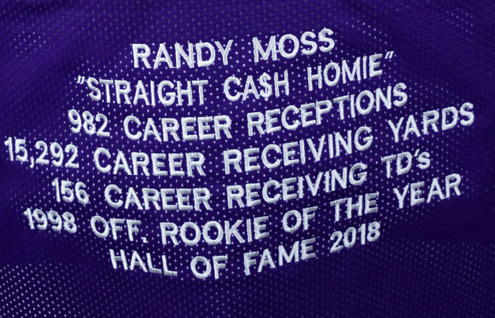 Randy Moss Autographed Purple Pro Style STAT Jersey- Beckett W *Black – The  Jersey Source