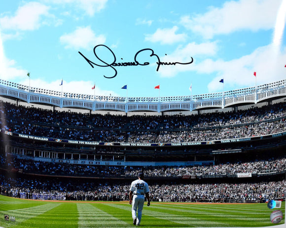 Mariano Rivera Signed 16x20 New York Yankees Back View Photo - Beckett W Hologram *Black Image 1