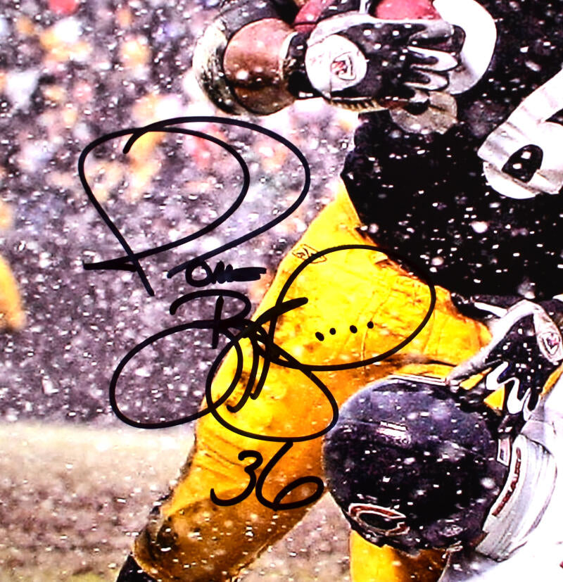 Jerome Bettis Closeup In Black Unsigned 16x20 Photo — TSEShop