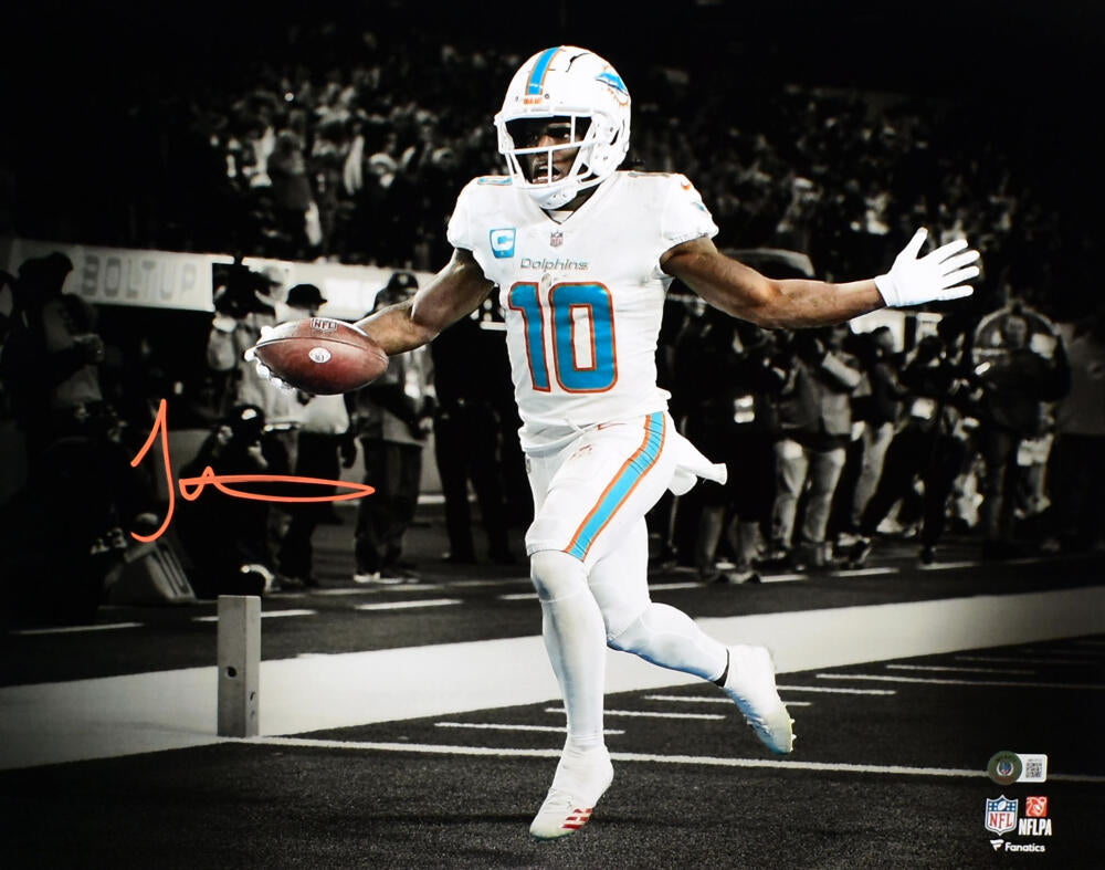 Tyreek Hill Miami Dolphins Fanatics Authentic Autographed White