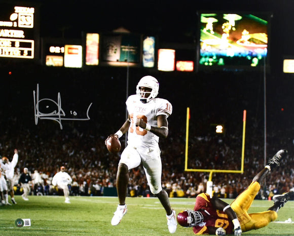 Vince Young Autographed Texas Longhorns 16x20 Photo TD Run- Beckett W Hologram *Silver Image 1