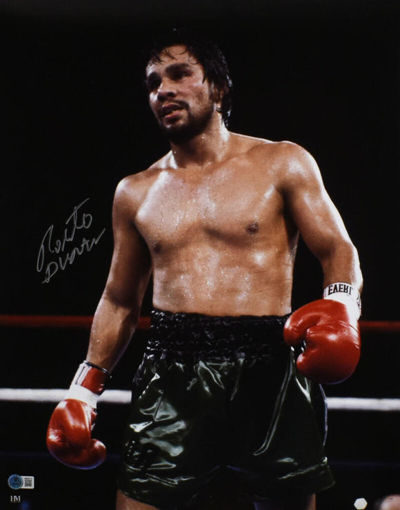 Roberto Duran Autographed 16x20 In Ring Photo - Beckett W Hologram *Silver Image 1