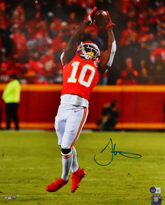 Tyreek Hill Autographed KC Chiefs 16x20 Catch Photo-Beckett W Hologram *Blue