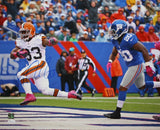 Trent Richardson Autographed Browns 16x20 Against NY Giants Photo- JSA Auth