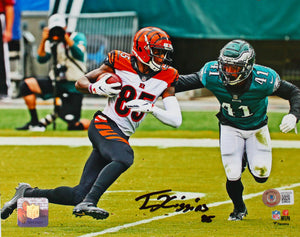 Tee Higgins Autographed Cincinnati Bengals 8x10 Running Photo-Beckett W Hologram