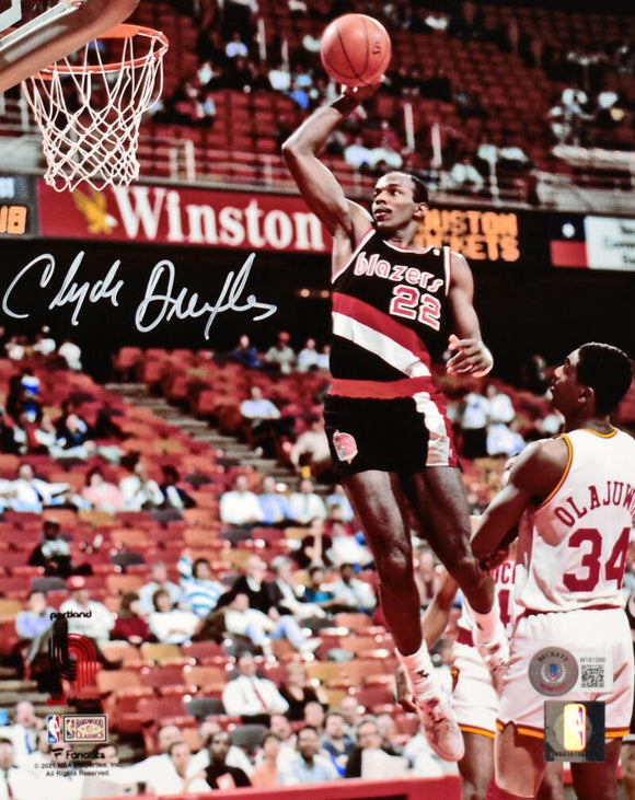 Clyde Drexler Autographed Portland Trail Blazers 8x10 Dunk Photo- Beckett W Holo