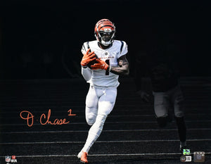 Ja'Marr Chase Signed Cincinnati Bengals 16x20 Spotlight Photo- Beckett W Holo