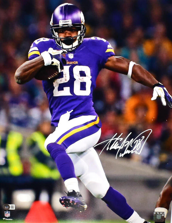 Adrian Peterson Autographed Minnesota Vikings 16x20 Run Photo-Beckett W Hologram