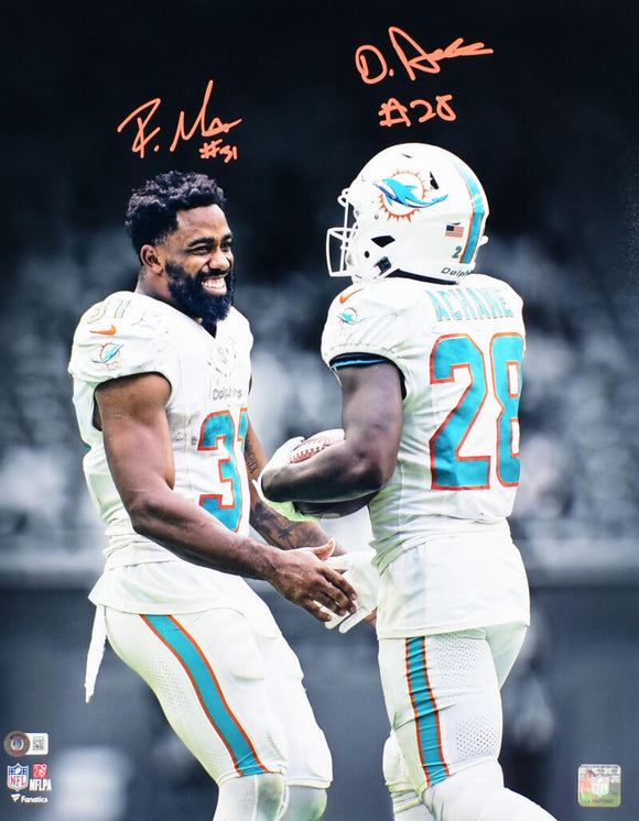 Raheem Mostert De'Von Achane Signed Dolphins 16x20 Spotlight Photo - Beckett W