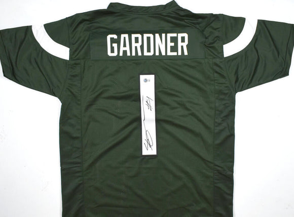 Ahmad Sauce Gardner Autographed Green Pro Style Jersey- Beckett W Hologram