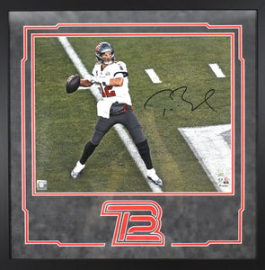 Tom Brady Signed Tampa Bay Buccaneers 16X20 Framed Passing Photo - Fanatics/LOA