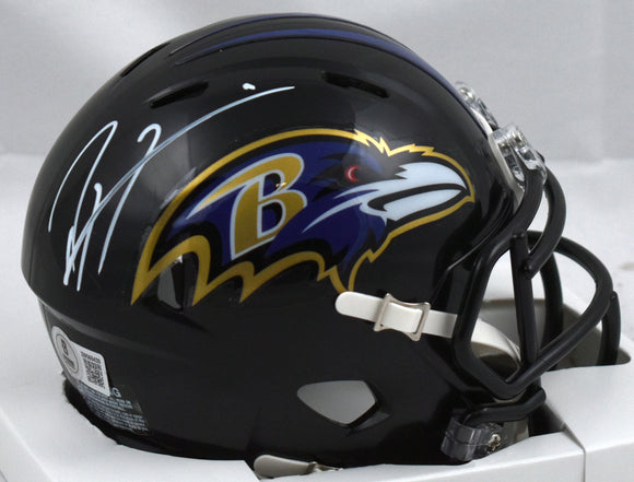 Ray Lewis Autographed Baltimore Ravens Speed Mini Helmet - Beckett W Holo *White