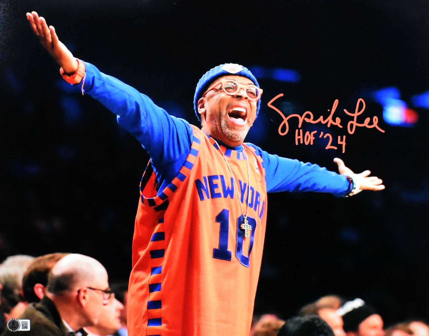 Spike Lee Autographed New York Knicks 16x20 HOF Photo - Beckett W Hologram, image size:1728x1353