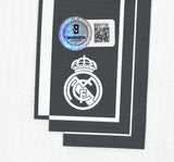 Luka Modrić Autographed Real Madrid Home Soccer Jersey #19 - Beckett *L