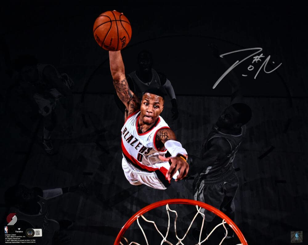 Damian Lillard Signed Trail Blazers 16x20 Spotlight Dunk Photo-Beckett –  The Jersey Source, image size:1000x796