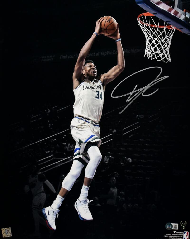 Giannis Antetokounmpo Autographed Bucks 16x20 Spotlight Dunk Photo