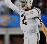 Johnny Manziel Signed Texas A&M 8x10 Pointing White Jersey Photo- PSA/DNA Auth