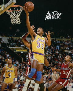 Magic Johnson Autographed Lakers 16x20 Against Clippers Photo- Beckett Authenticated