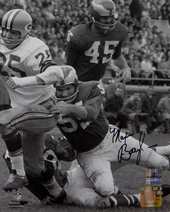 Maxie Baughan Autographed Eagles 8x10 B&W Photo- Jersey Source Auth