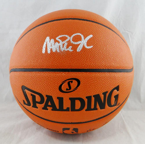 Magic Johnson Autographed Official NBA Spalding Basketball- Beckett W *Silver