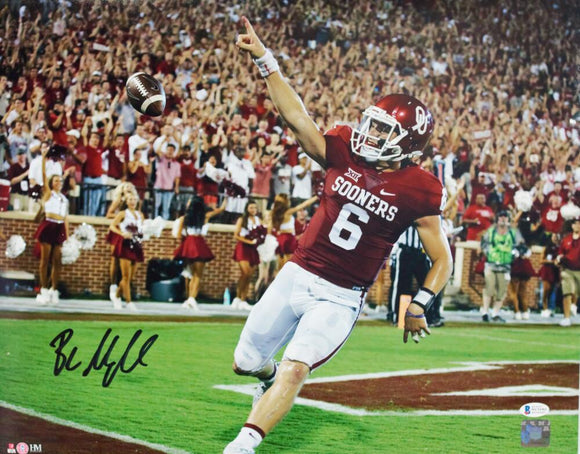 Baker Mayfield Autographed Oklahoma Sooners 16x20 HM Pointing Photo - Beckett W Auth *Black