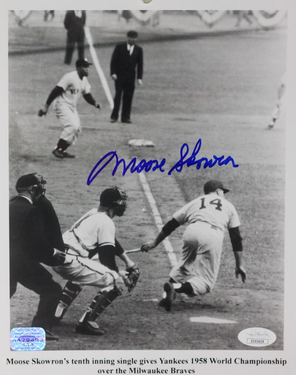 Moose Skowron Autographed 8x10 B&W After Hit in World Series Photo - JSA Auth *Blue