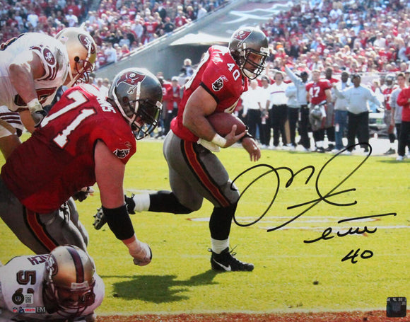 Mike Alstott Signed Buccaneers 16x20 Photo (Beckett)