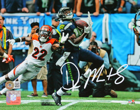 DK Metcalf Autographed Seattle Seahawks 8x10 v. Bengals FP Photo-Becke –  The Jersey Source