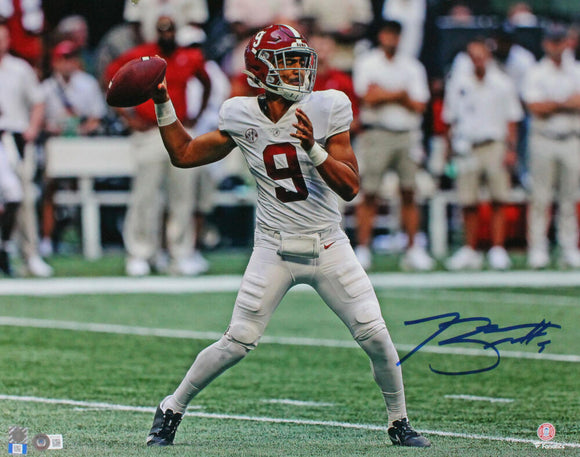 Bryce Young Autographed Alabama Crimson Tide 16x20 Passing-Beckett W Hologram *Blue
