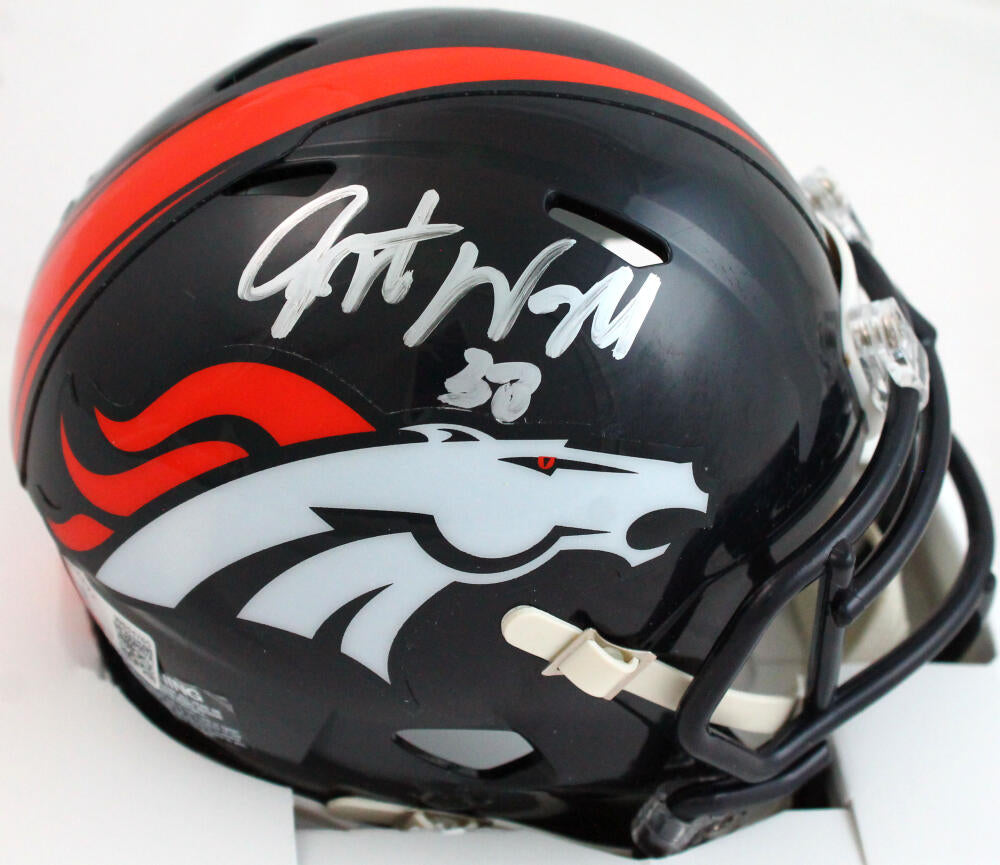 Javonte Williams Autographed Denver Broncos Speed Mini Helmet-Beckett – The  Jersey Source