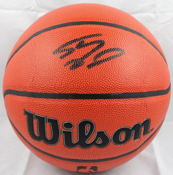 Shaquille O' Neal Autographed Wilson NBA Basketball-Beckett W Hologram *Black Image 1