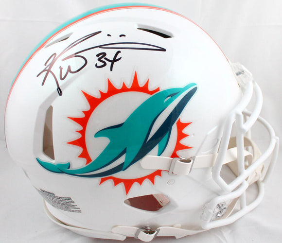 Stefon Diggs Autographed Buffalo Bills 87-01 F/S Speed Helmet-Beckett – The  Jersey Source