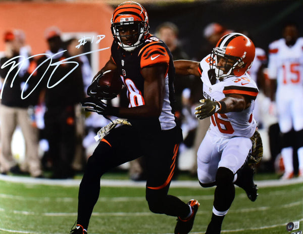 AJ Green Autographed 16x20 Cincinnati Bengals Black Jersey Photo-Becke –  The Jersey Source