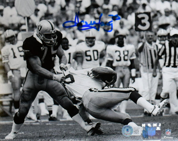 Howie Long Autographed Raiders 8x10 B/W Photo - Beckett W Hologram *Blue Image 1
