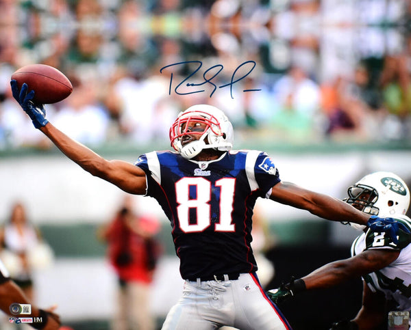 Randy Moss Autograph Photo Snow Catch 23x27 Beckett Authentication - New  England Picture