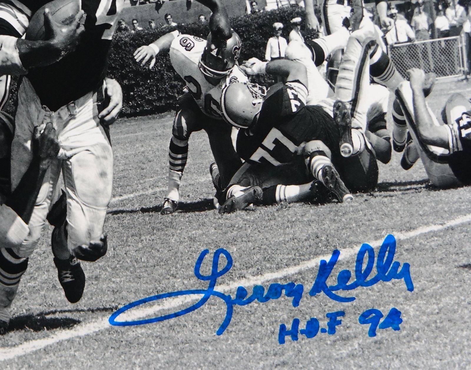 Leroy Kelly HOF Signed 8x10 Cleveland Browns B&W Against Saints Photo- –  The Jersey Source