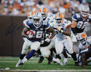 Felix Jones Autographed Dallas Cowboys 16x20 Running From Browns Photo- JSA Auth